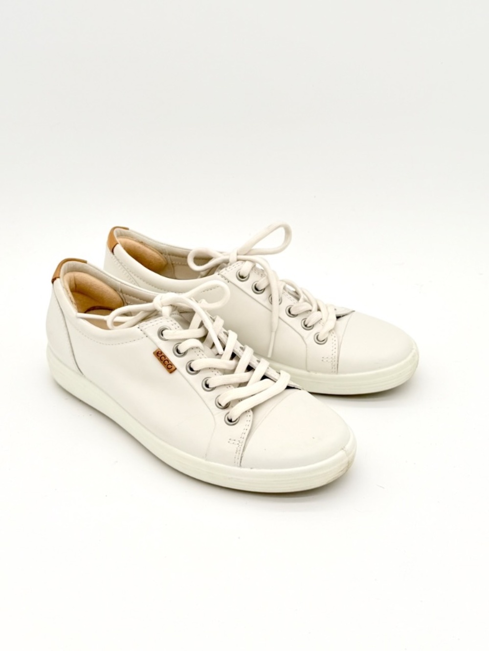 ECCO Soft 7 Womens 38 Sneakers White Leather Low Top Lace Up Shoes Size 7 7.5